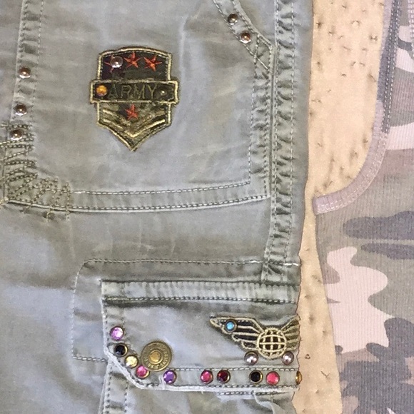 ROBIN’S JEANS, Shorts - Picture 3 of 12